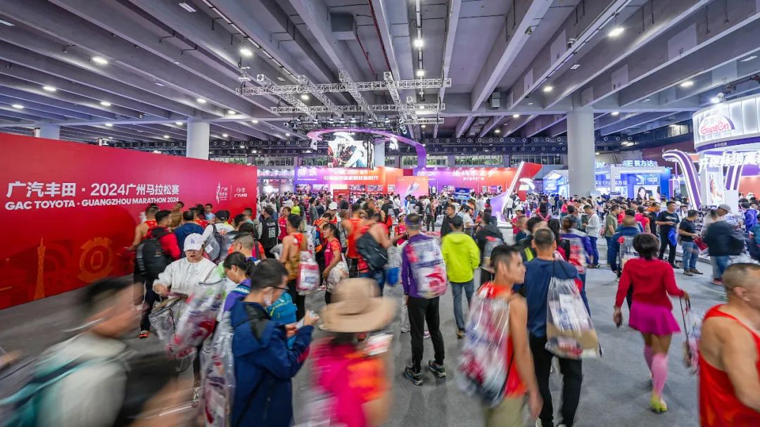 值得敬佩，凯拉特十名球迷远征近5000公里，在丹麦为球队助威