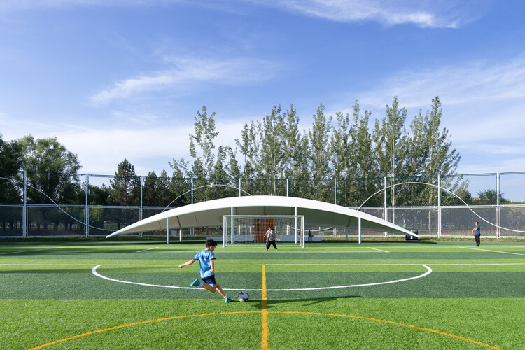 阿利松妻子晒术后照，阿利松此前因个人事务返回巴西